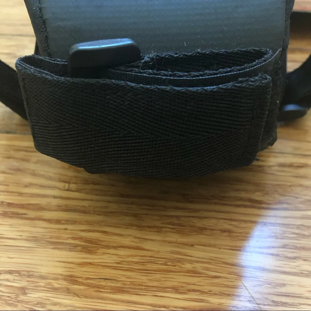 Schwinn ‘bicycle bag’ mounts to seat post